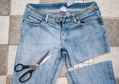 Comment couper des jeans?