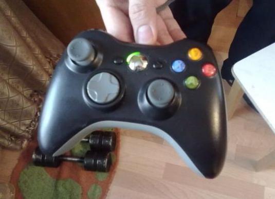 Comment connecter le joystick à la Xbox 360?