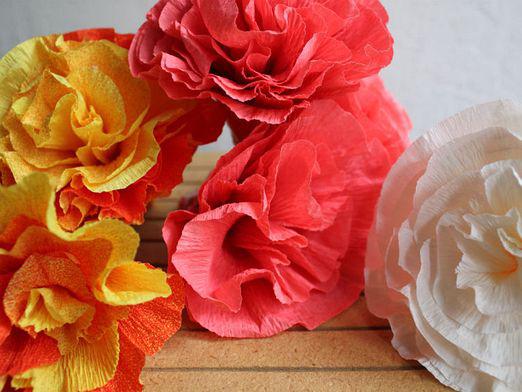 Comment faire une fleur à partir de papier ondulé?