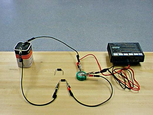 Comment charger le condensateur?