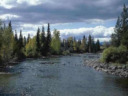 Comment les gens influencent-ils les rivières?