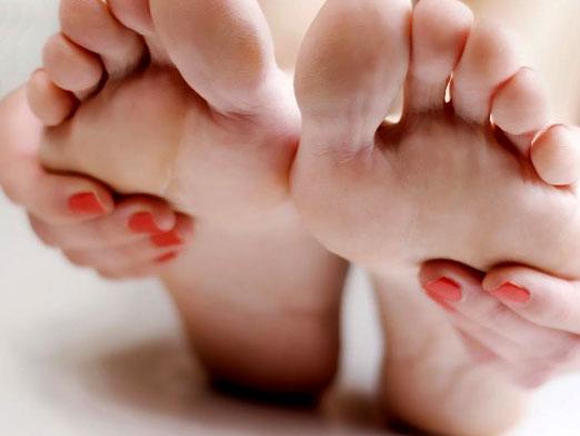 Pourquoi les pieds transpirent-ils?